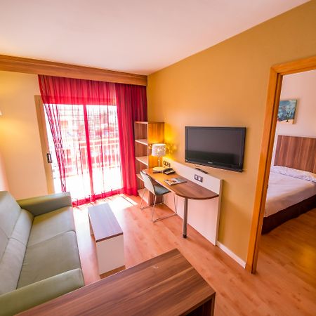 Golden Avenida Family Suites 4* 萨洛 外观 照片
