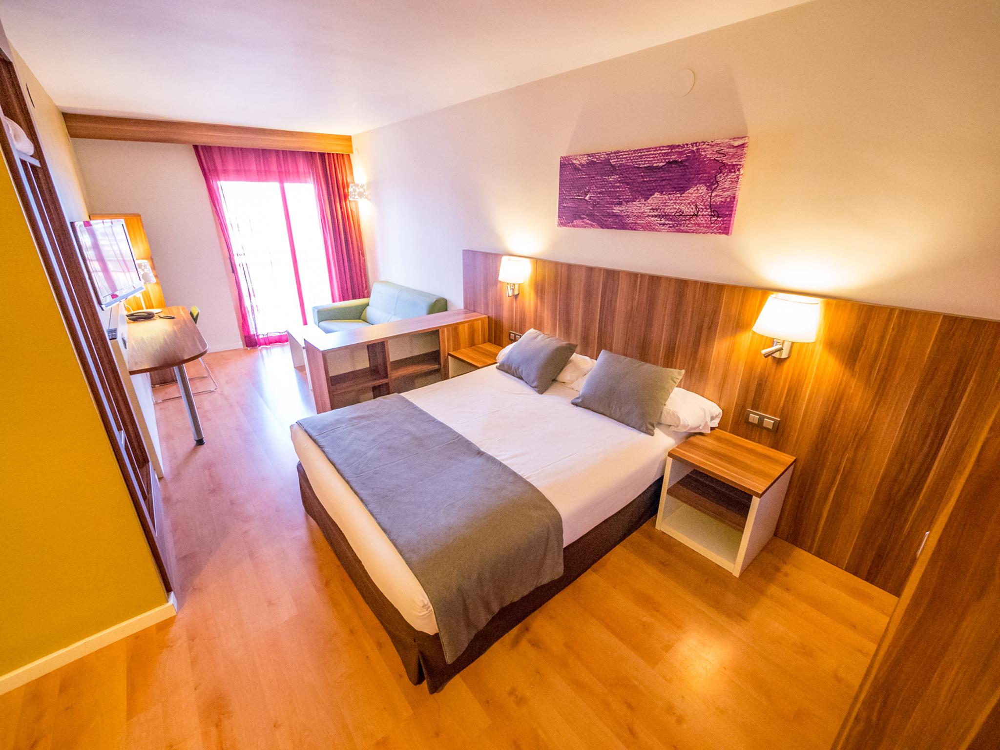 Golden Avenida Family Suites 4* 萨洛 外观 照片