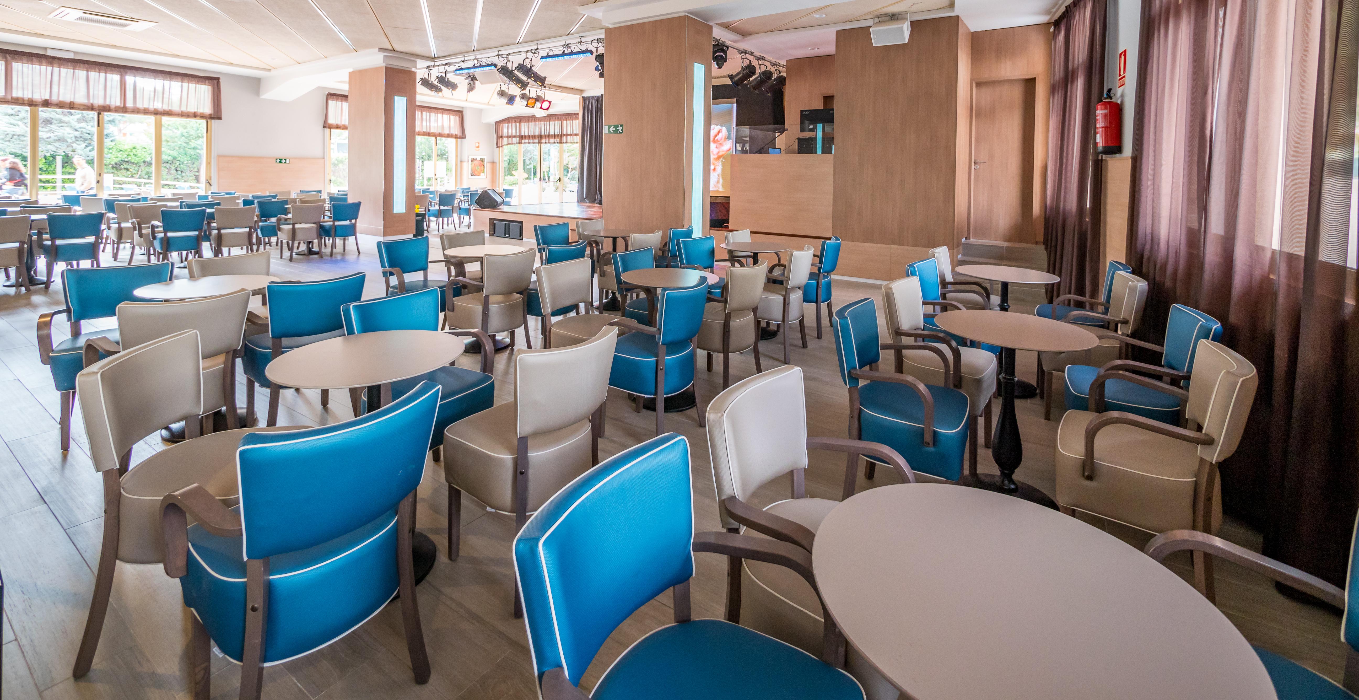 Golden Avenida Family Suites 4* 萨洛 外观 照片