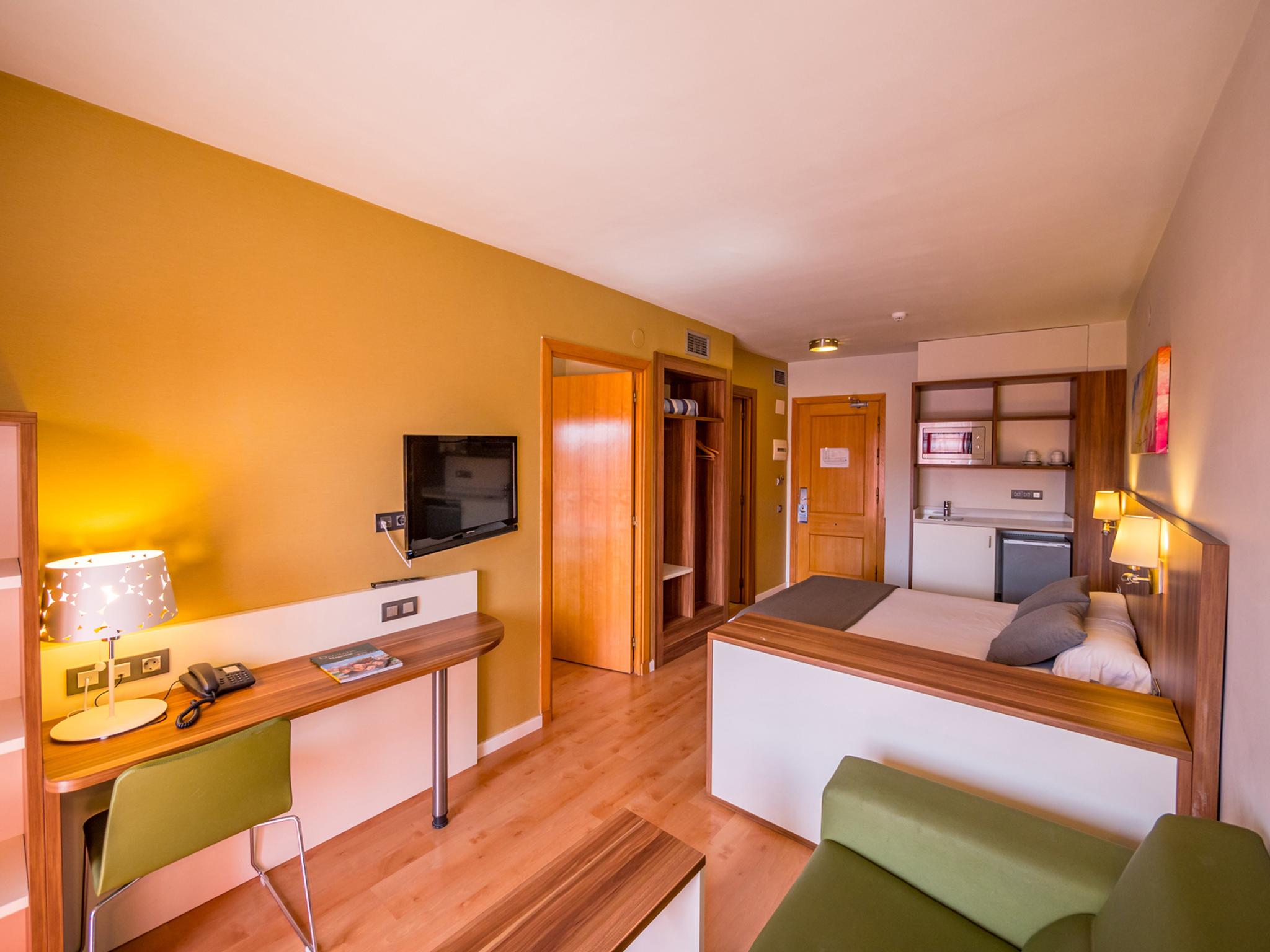 Golden Avenida Family Suites 4* 萨洛 外观 照片
