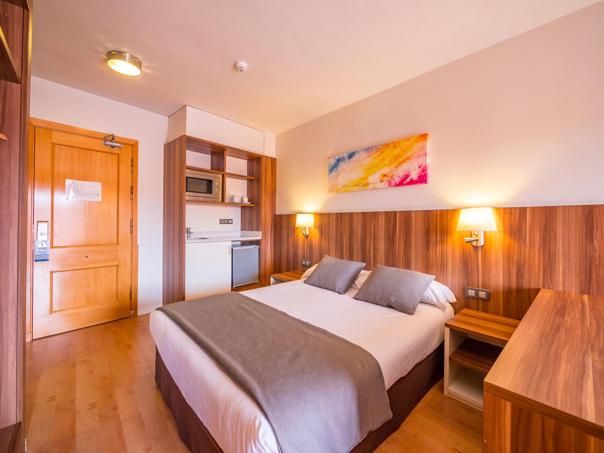 Golden Avenida Family Suites 4* 萨洛 外观 照片