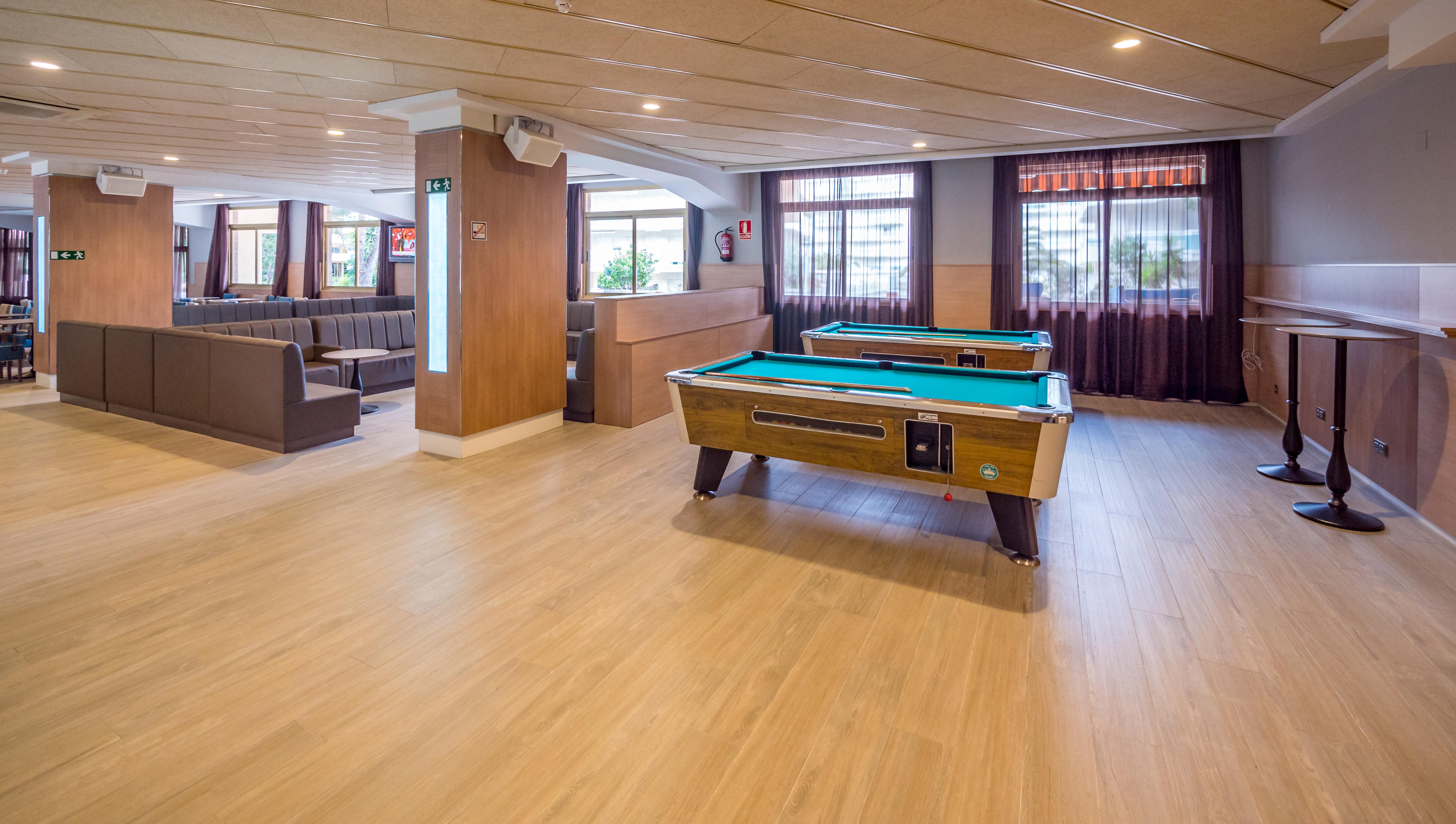 Golden Avenida Family Suites 4* 萨洛 外观 照片
