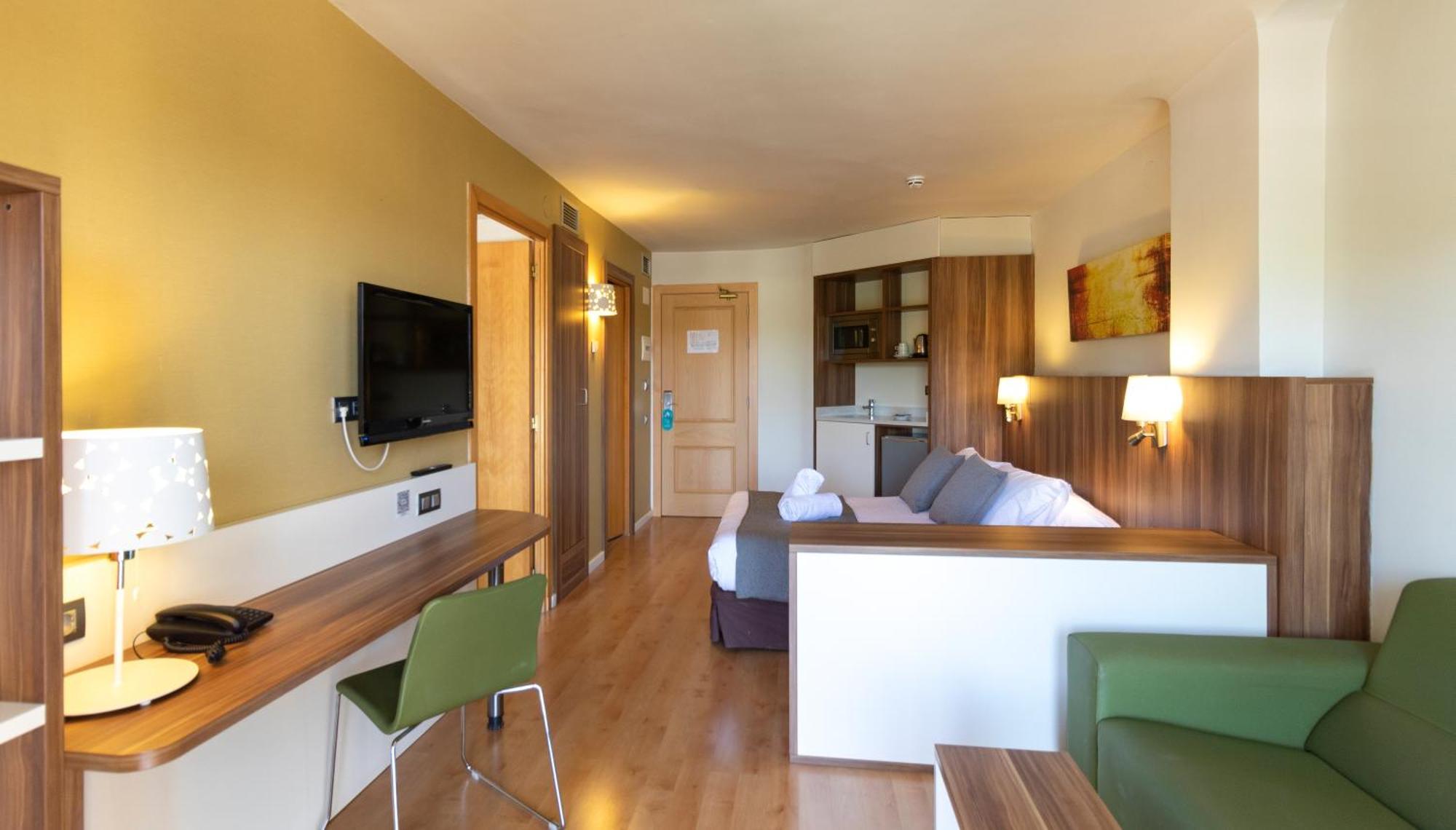 Golden Avenida Family Suites 4* 萨洛 外观 照片