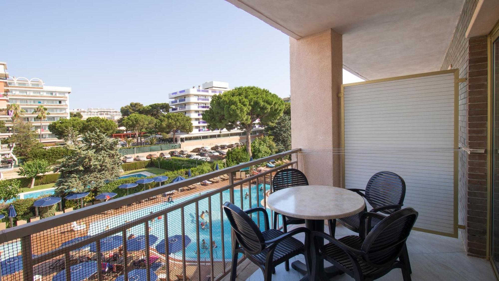 Golden Avenida Family Suites 4* 萨洛 外观 照片