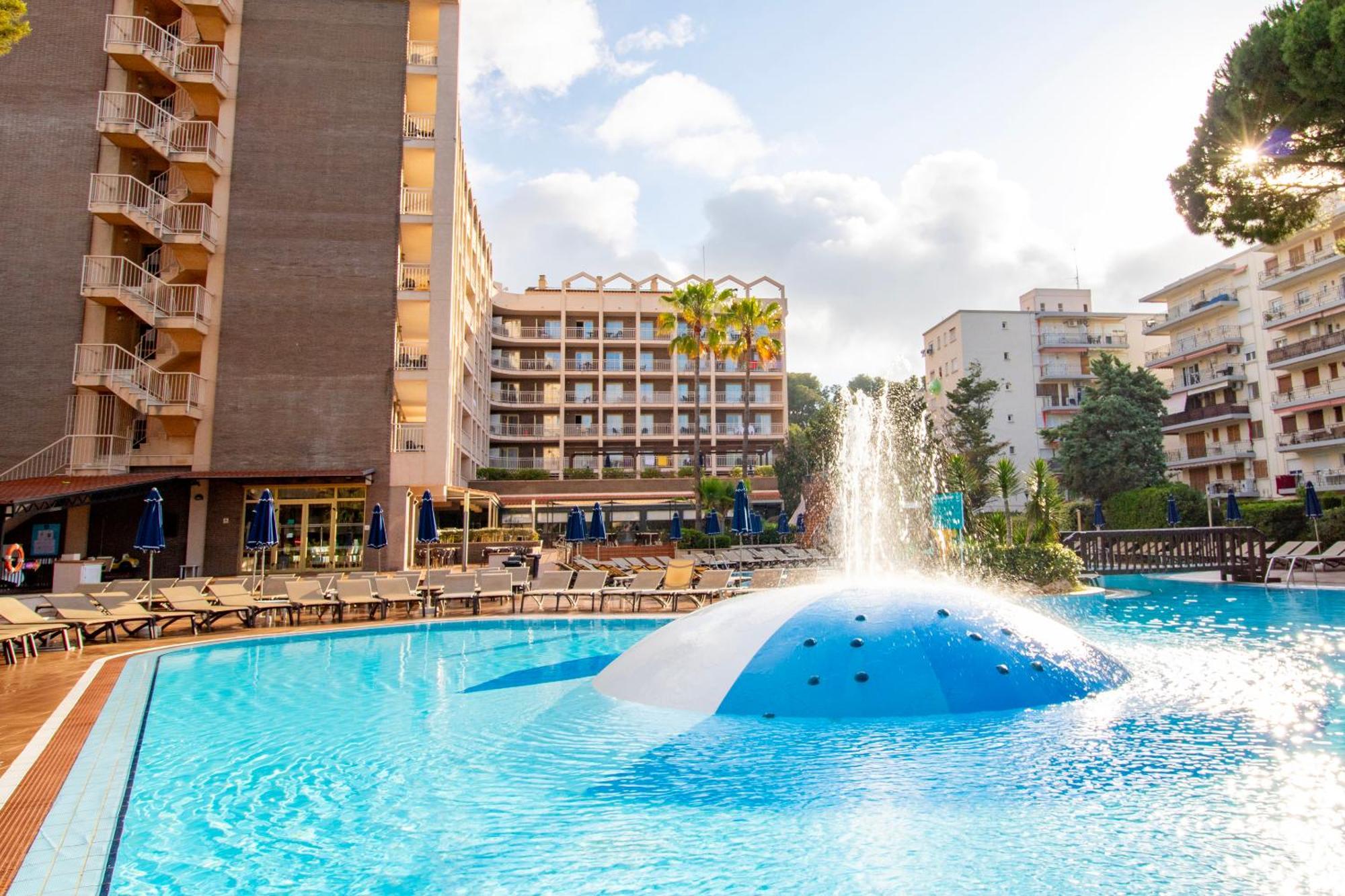 Golden Avenida Family Suites 4* 萨洛 外观 照片