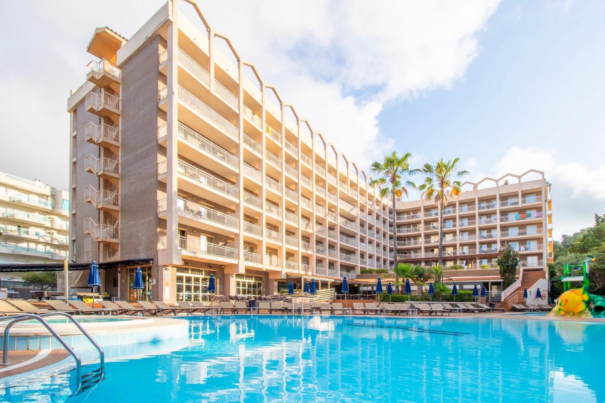 Golden Avenida Family Suites 4* 萨洛 外观 照片