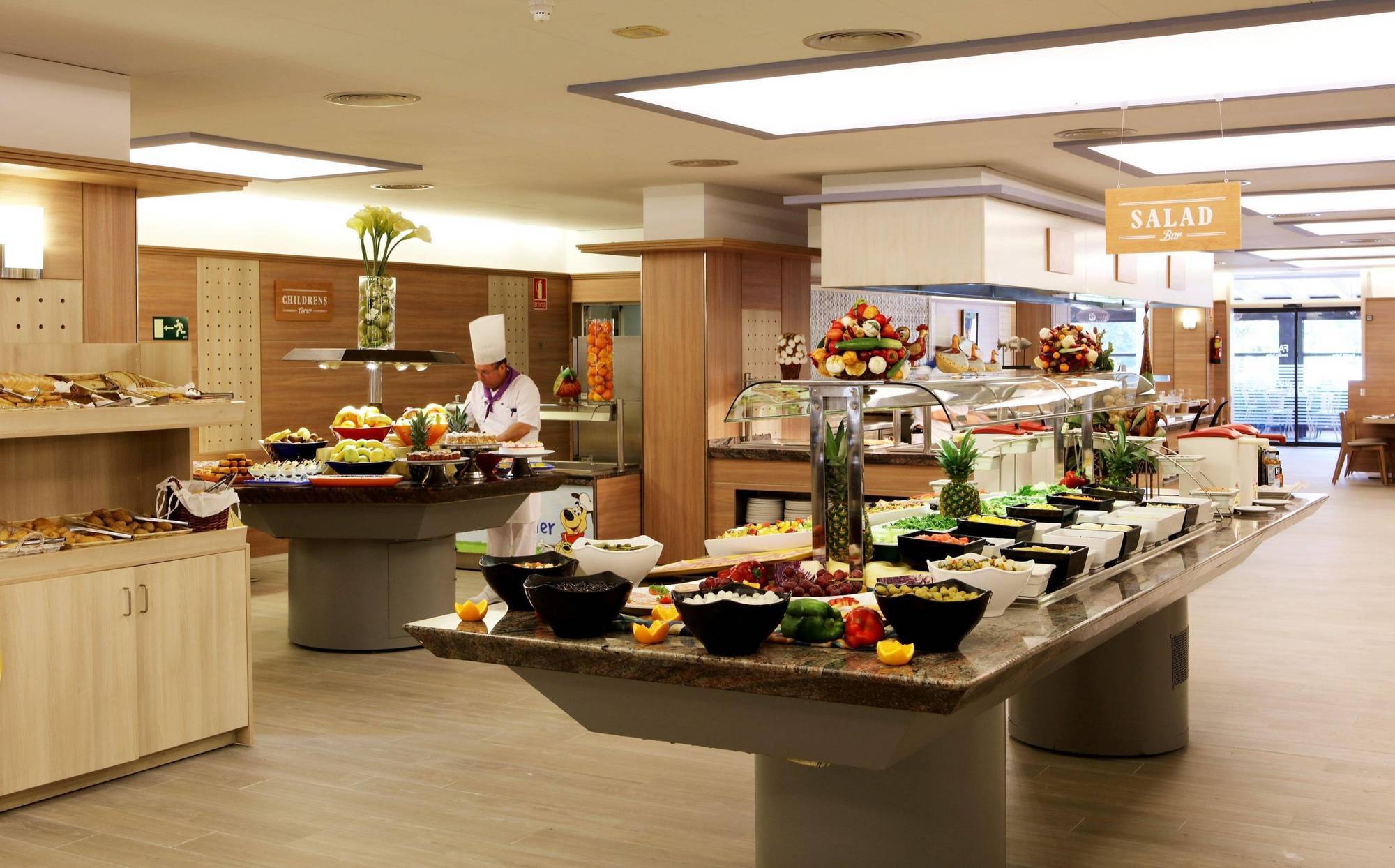 Golden Avenida Family Suites 4* 萨洛 外观 照片