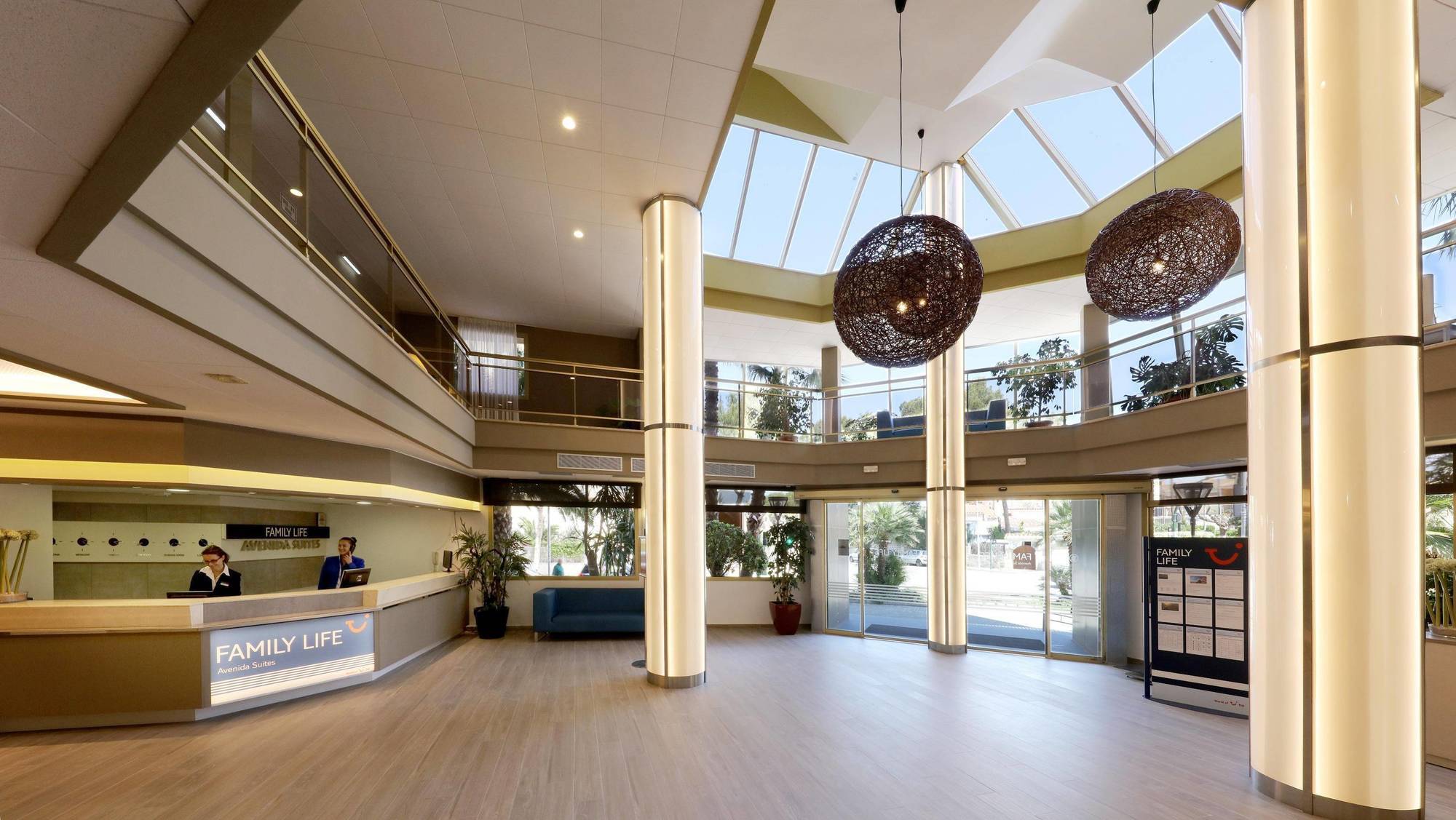 Golden Avenida Family Suites 4* 萨洛 外观 照片
