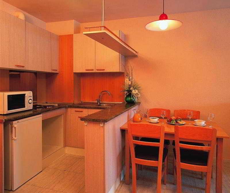 Golden Avenida Family Suites 4* 萨洛 外观 照片